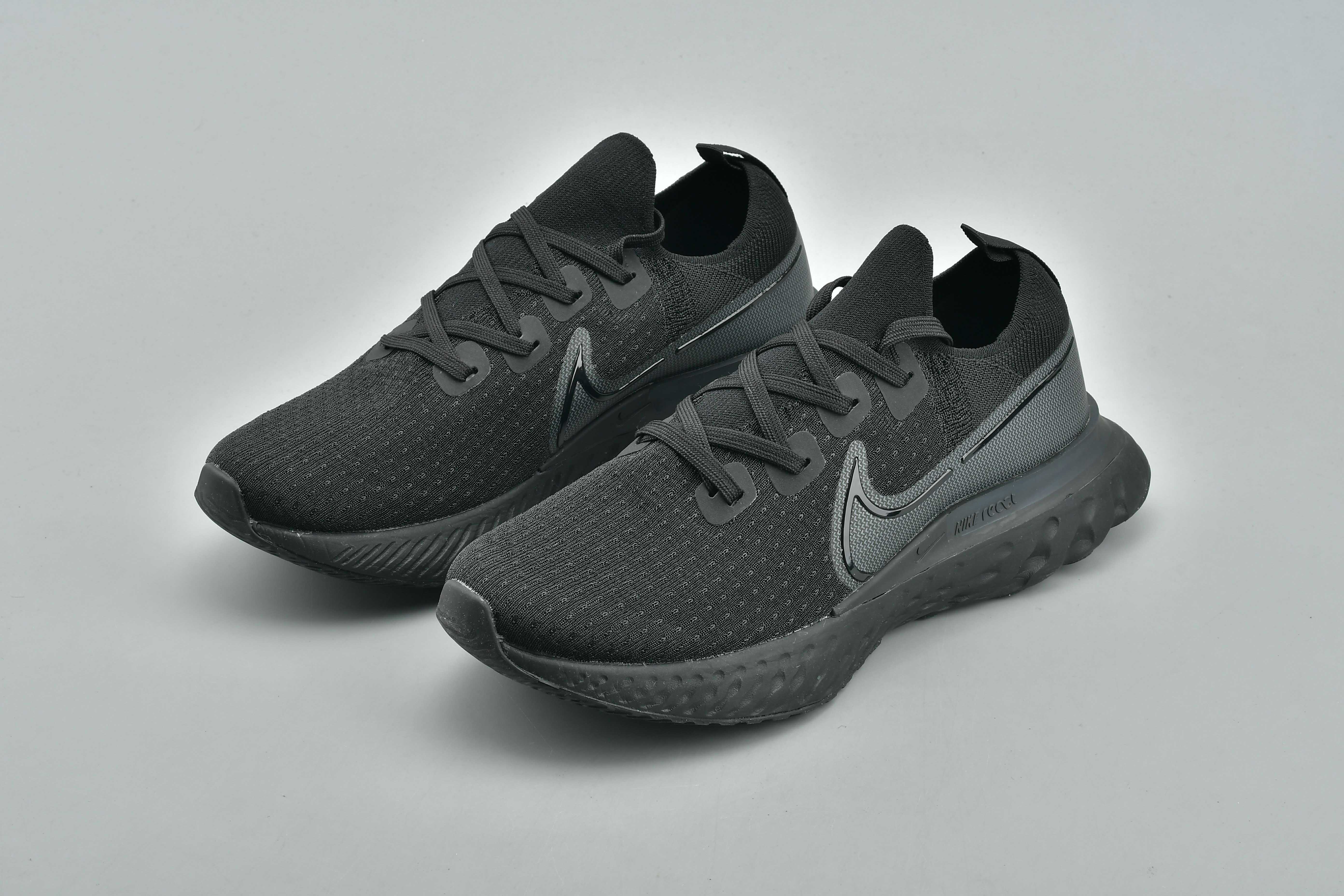 nike phantom vsn elite black and gold