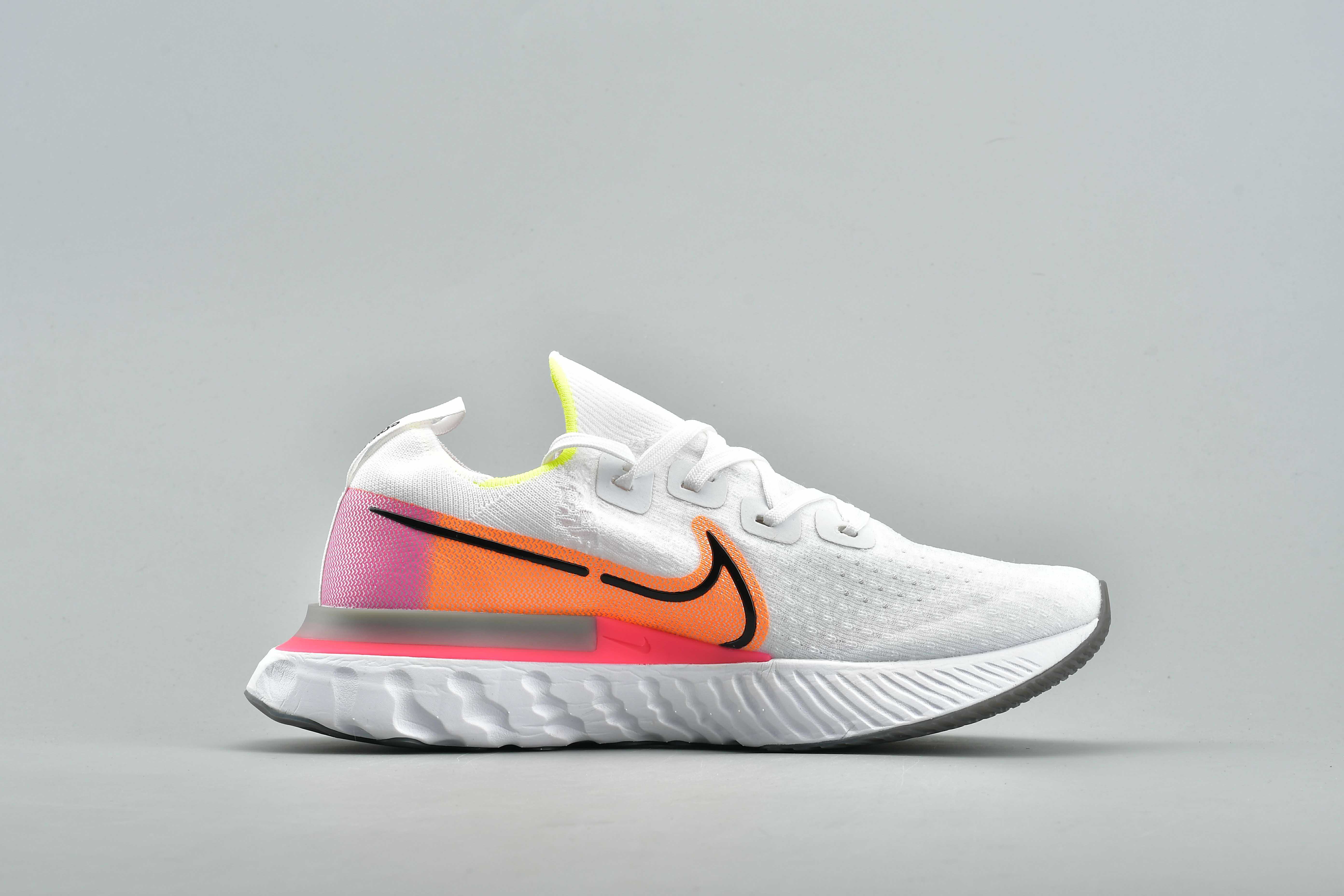 nike legend react 3 shield women's