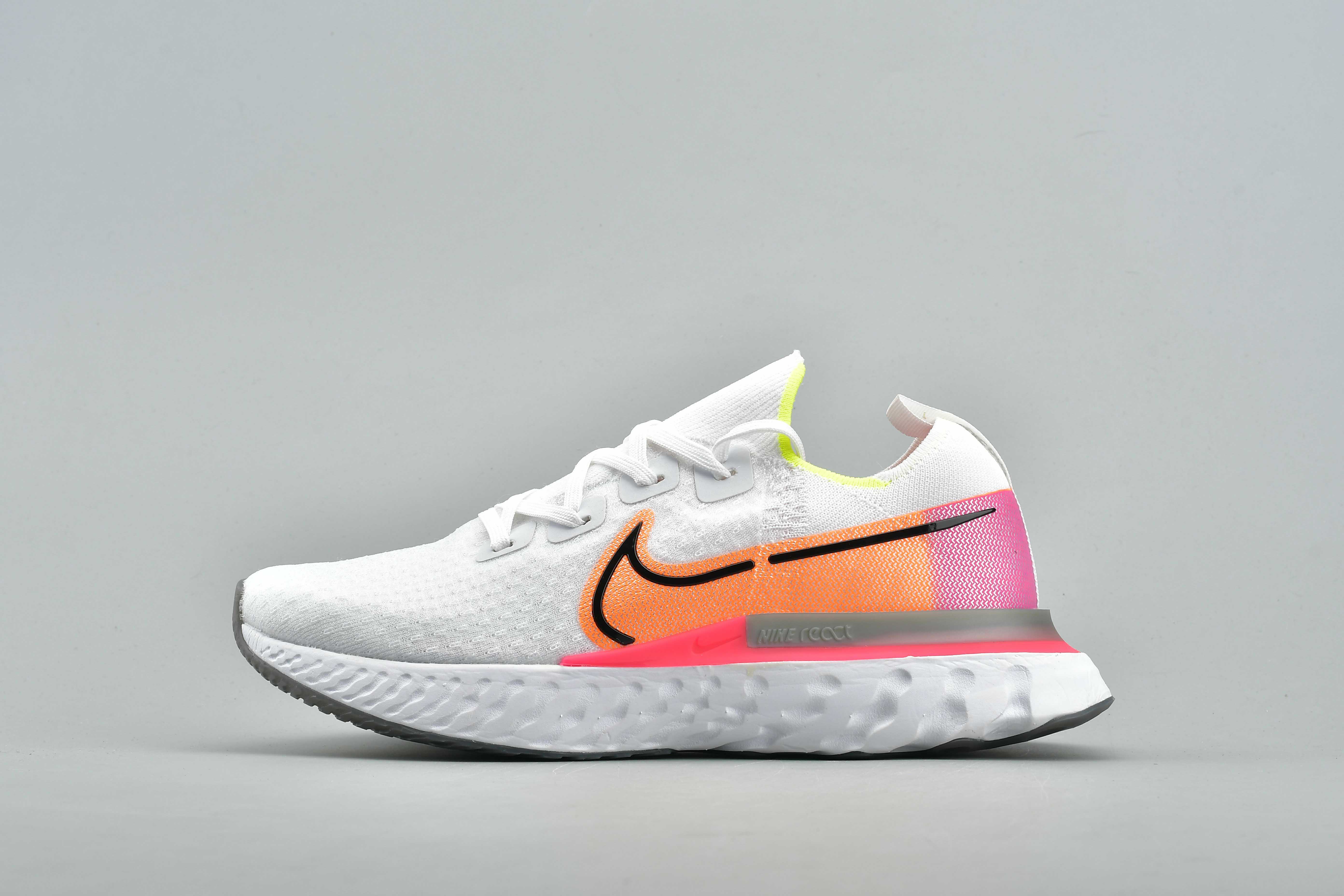 nike legend react 3 shield women's