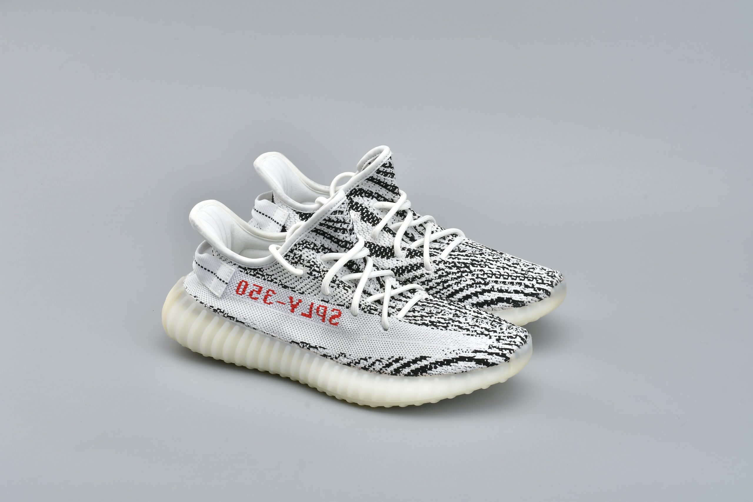 Giày adidas yeezy on sale zebra