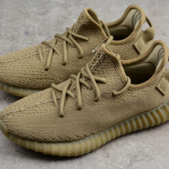 Giày Adidas Yeezy Boost 350 V2 Dark Green Release Date DA9572