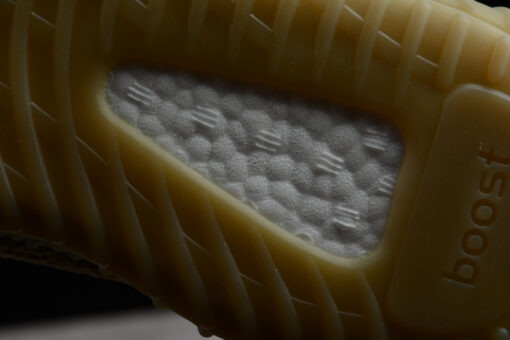 Giày Adidas Yeezy Boost 350 V2 Dark Green Release Date DA95723
