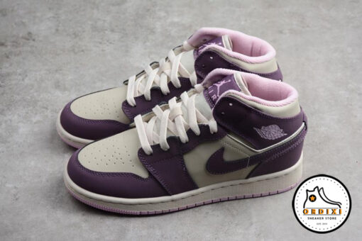 giay-nike-air-jordan-1-mid-gs-pro-purpledesert-sand-555112-500