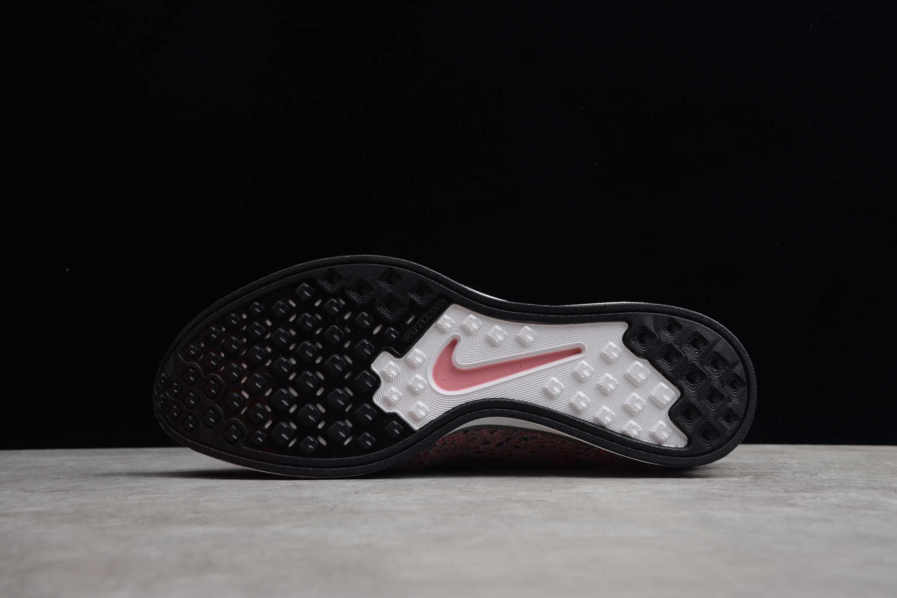 nike flyknit racer strawberry