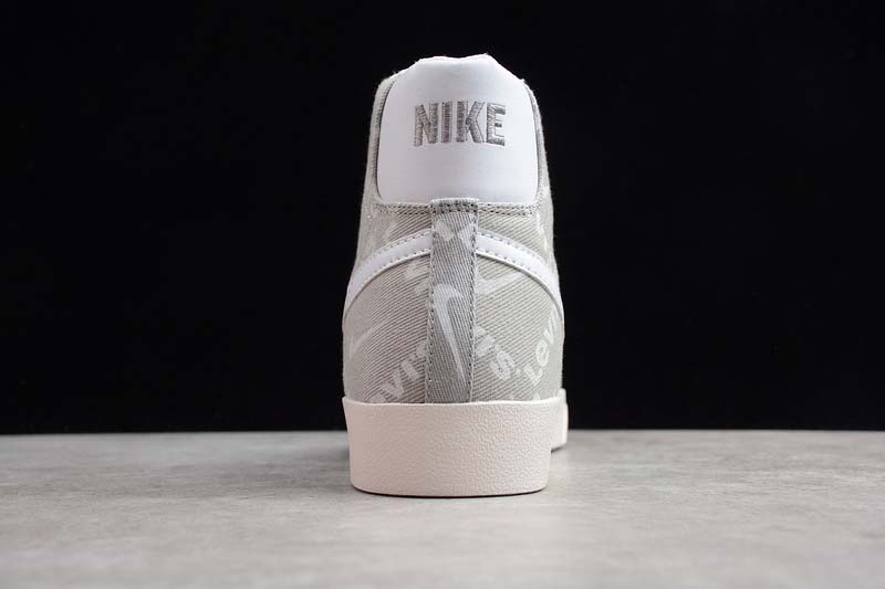 Levi's x Nike SB Dunk Low Pro QS - IetpShops - Obligate Info - Dark  Obsidian | nike air max 1 kelp brown in red water heater