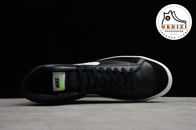 blazer mid 77 reverse logo