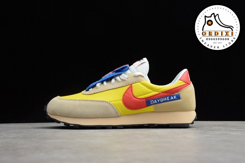 yellow nike daybreak